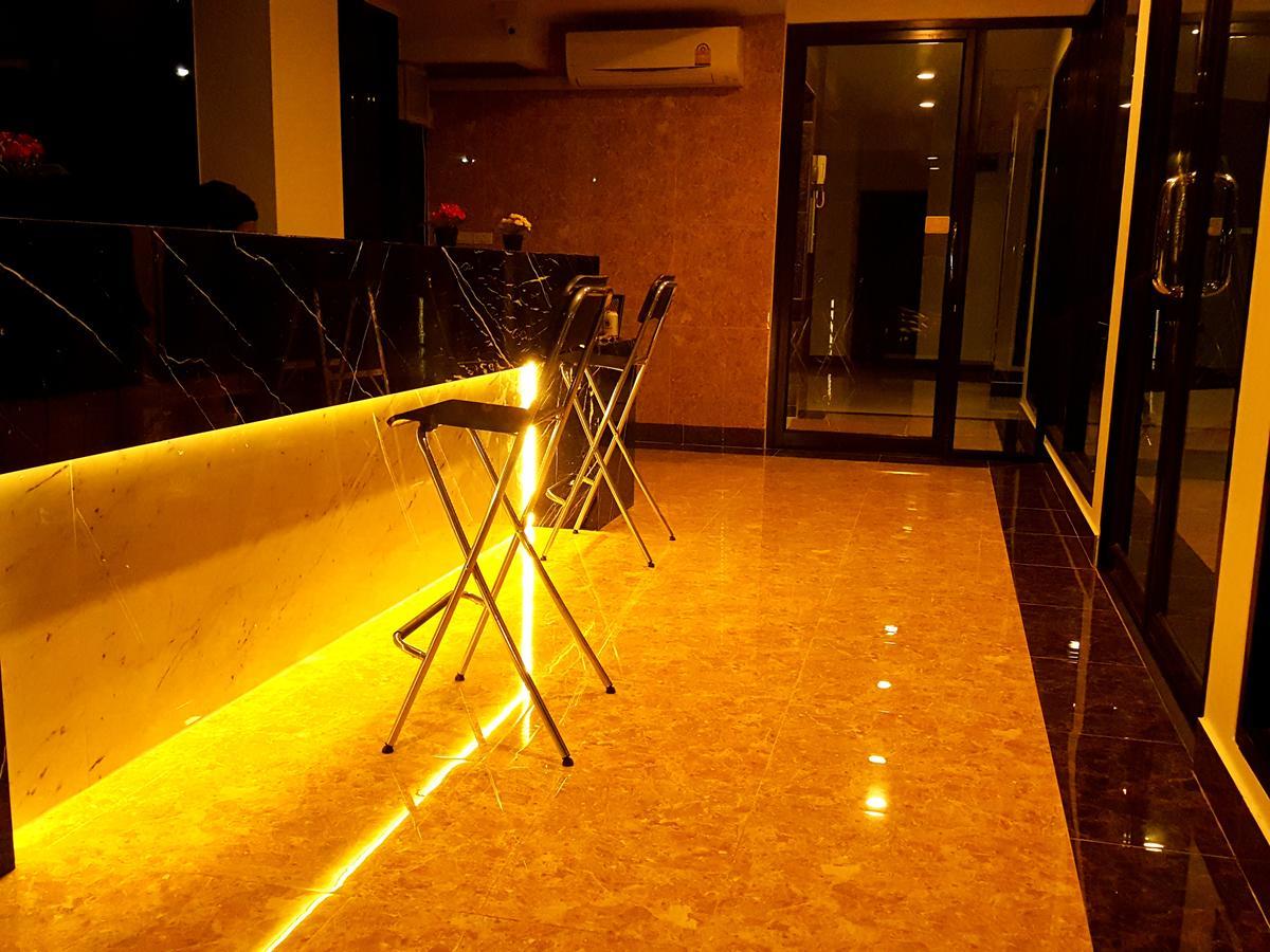The All 24 Luxury Residence Bangkok Buitenkant foto