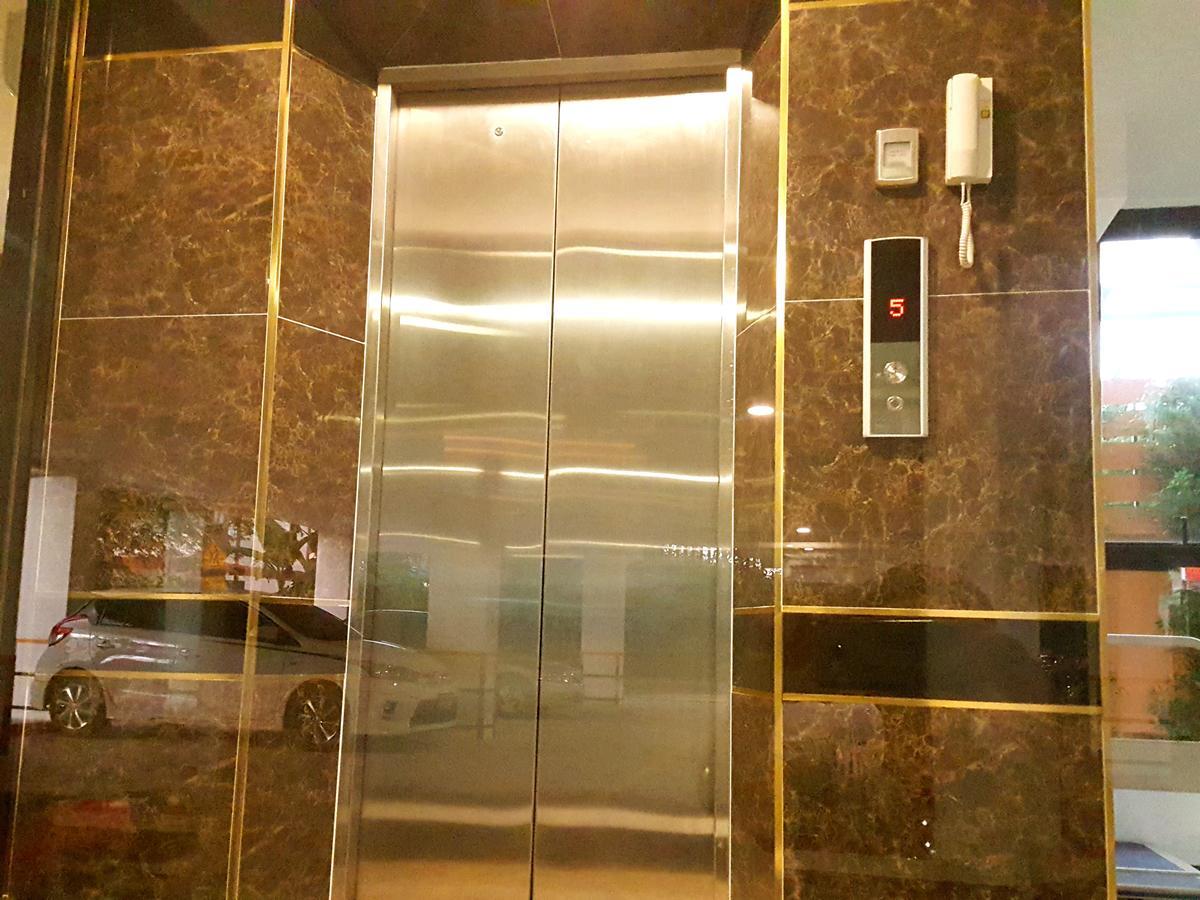 The All 24 Luxury Residence Bangkok Buitenkant foto